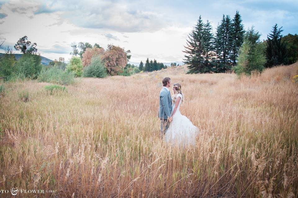 The Photo & Flower Girl