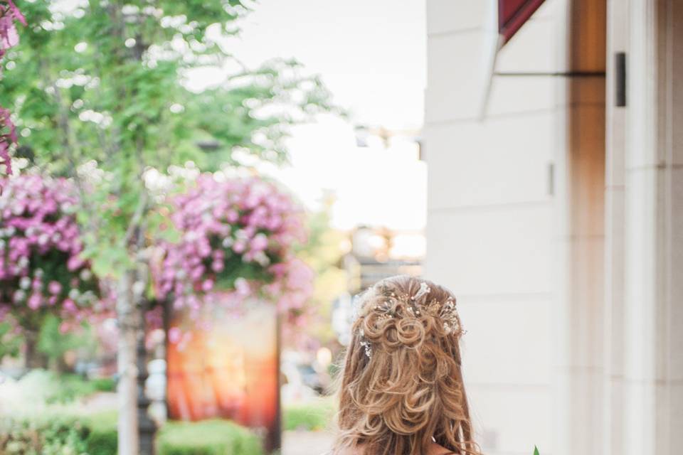 The Photo & Flower Girl