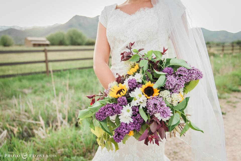 The Photo & Flower Girl