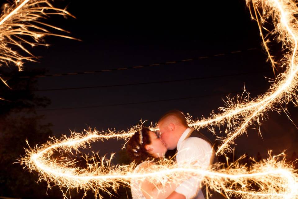 Sparkler kiss