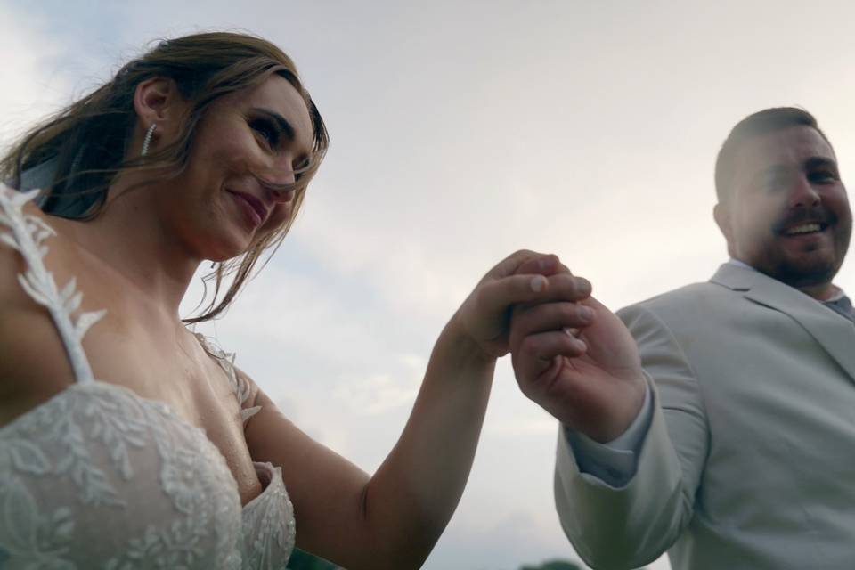 THE DRIZZLE HAND HOLD