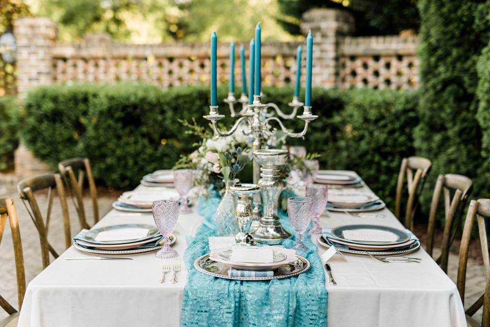 Table setting and decor