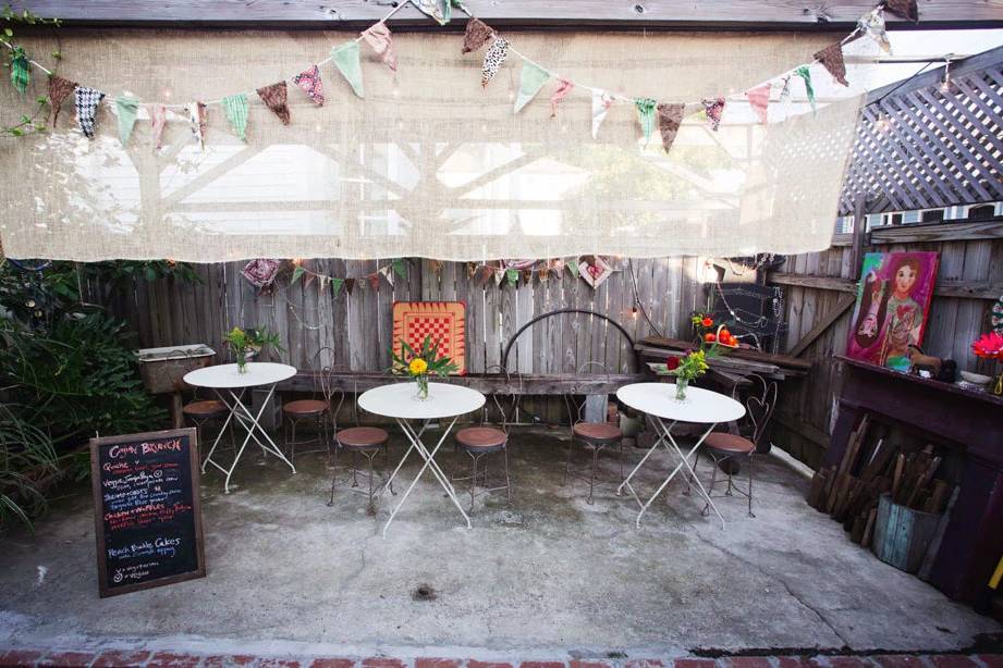 Outdoor table setup