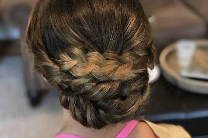 Weaved bun with accent braid