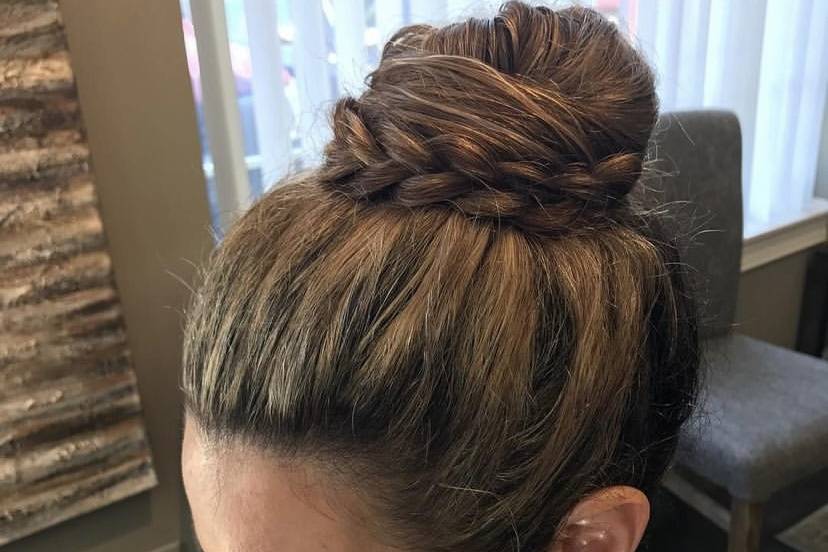 Smooth top knot with braid