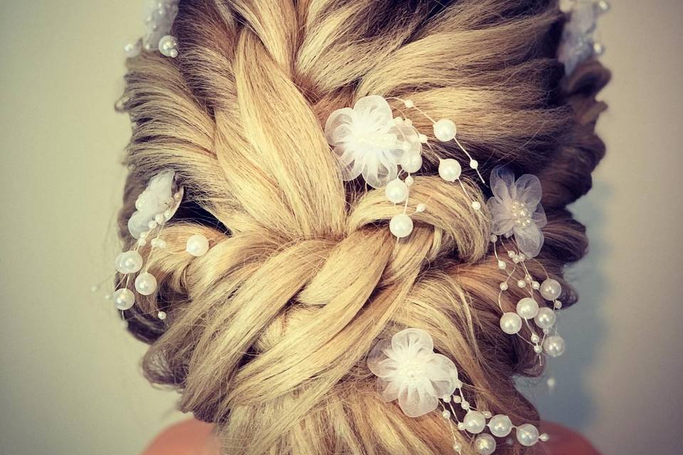 Flower hair accessories
