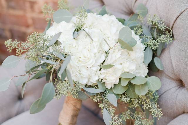 White bouquet on couch