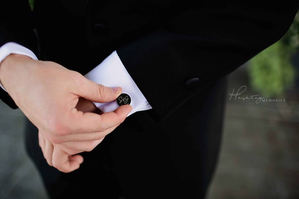 Groom's Cufflink Details