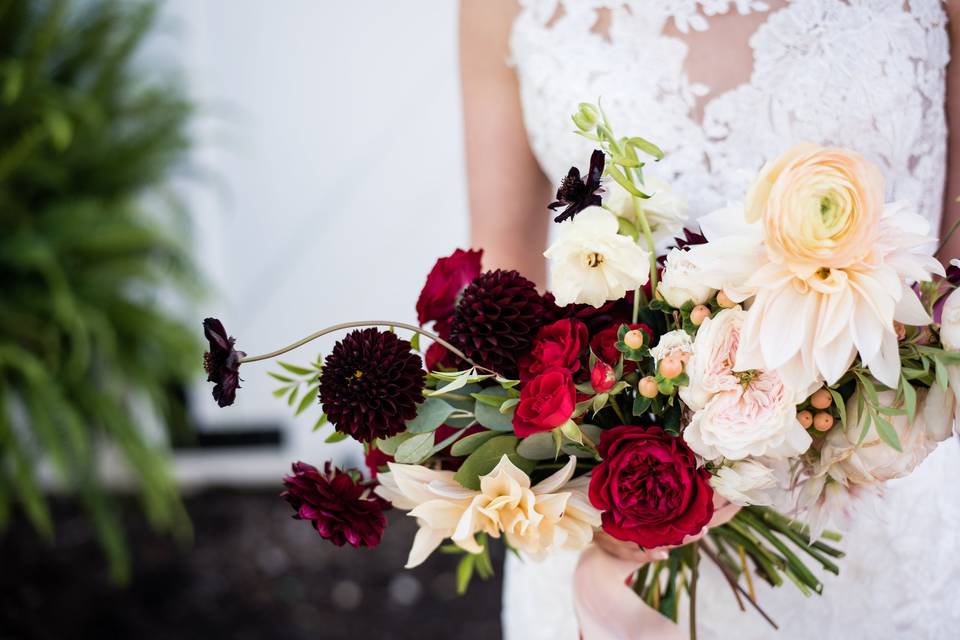 Bridal bouquet | Photo: Carrie Turner
