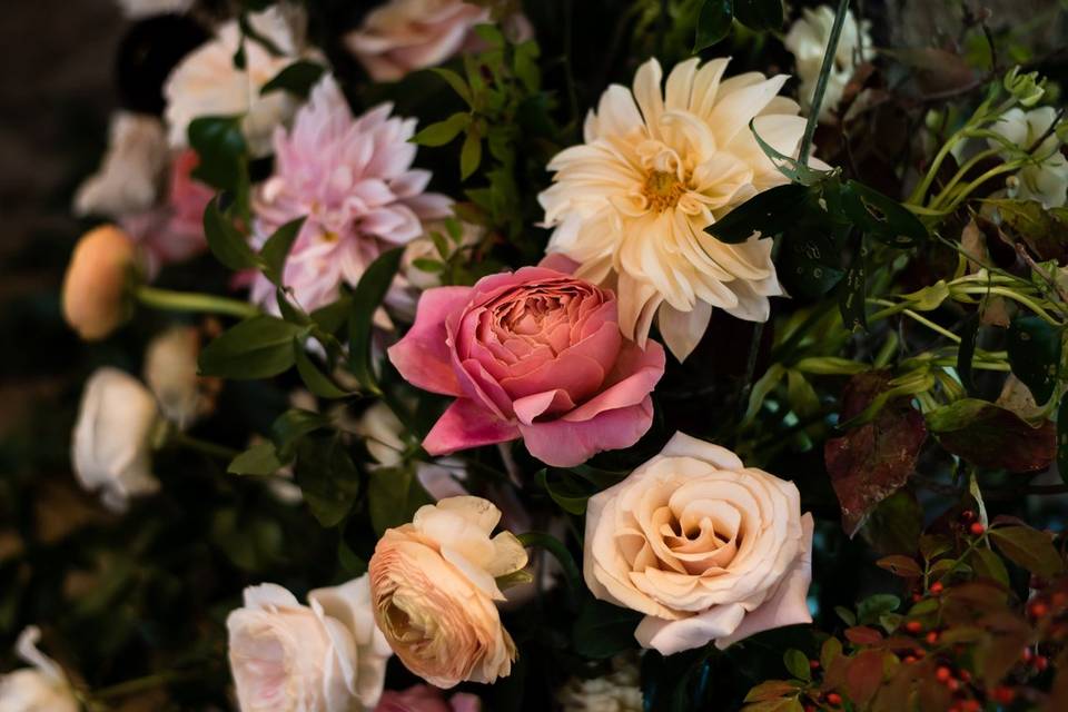 Floral arrangement | Photo: Carrie Turner