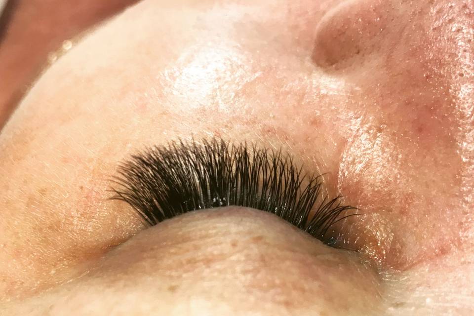 Classic and Volume Eyelash Extensions
