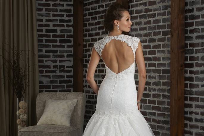 BLISS BRIDAL BOUTIQUE - Rent a brand new wedding dress in Jamaica!