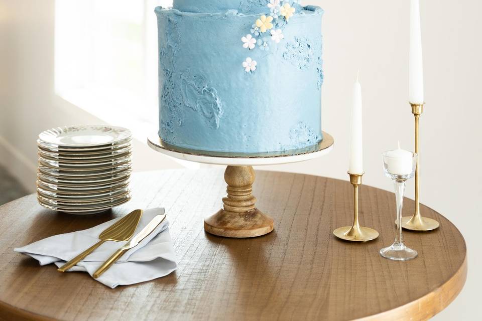 Something blue wedding cake