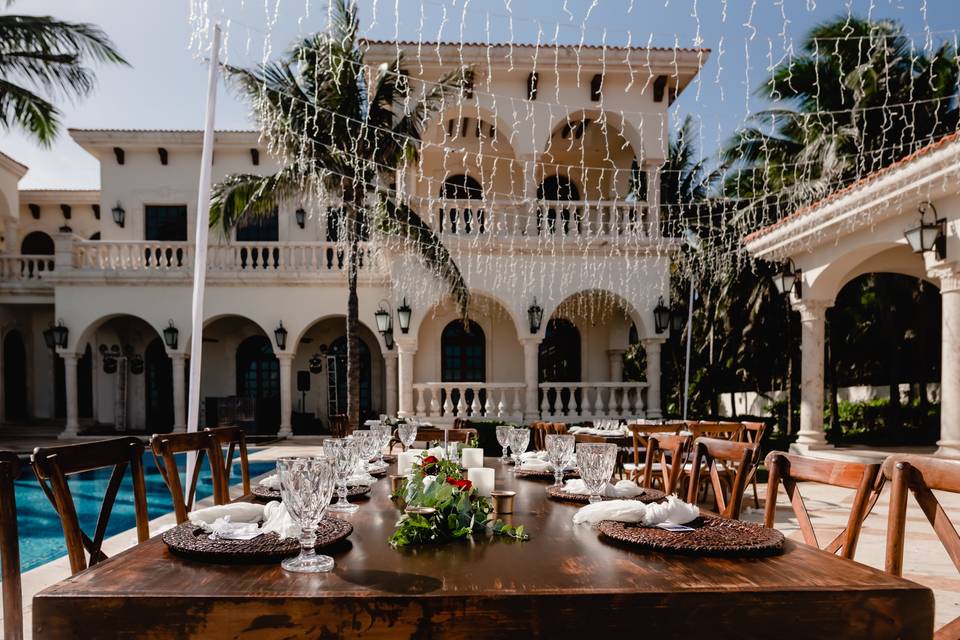 Mansion in front Ocean