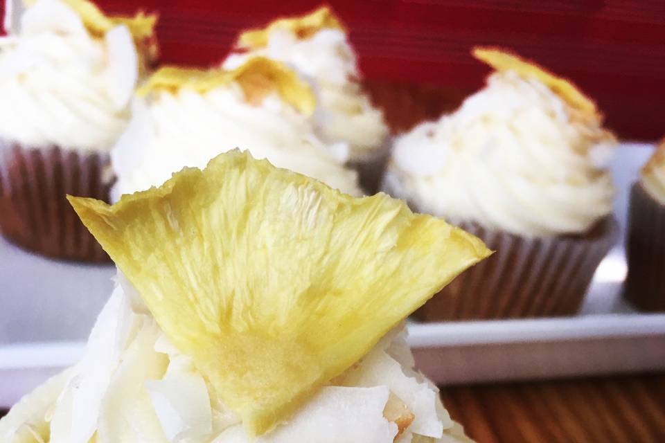 Pineapple cupcake