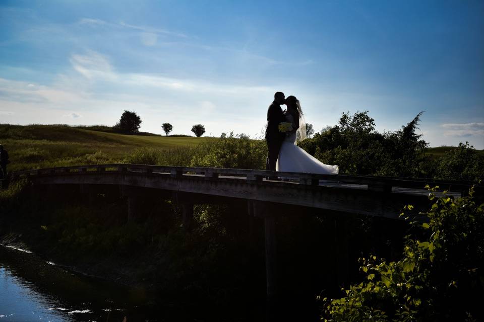 Kiss on the bridge