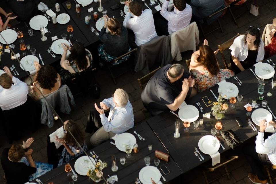 200 guests at dinner