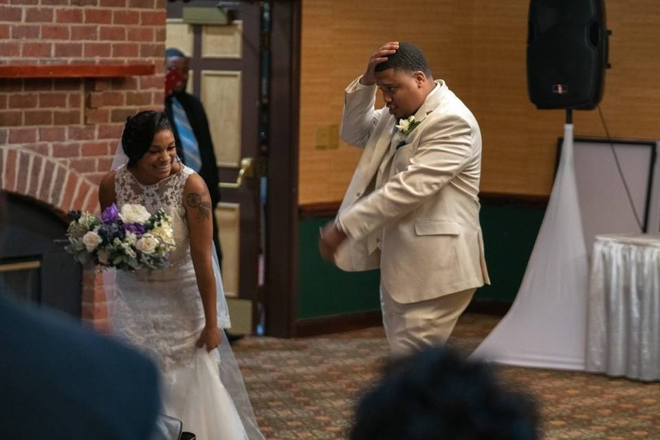 Newlyweds first dance