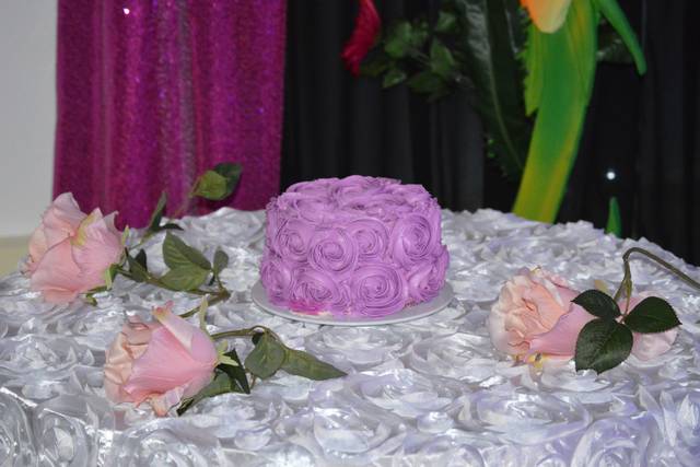 Cake table