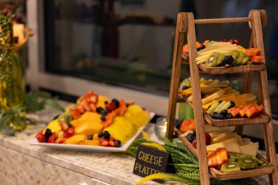Cheese and fruit spread
