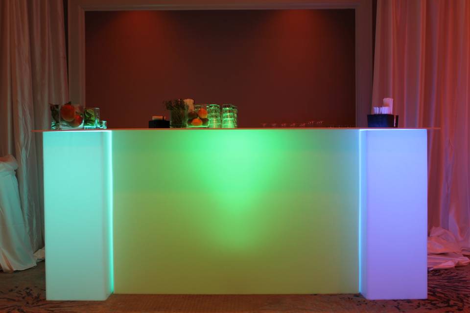 Illuminated bar