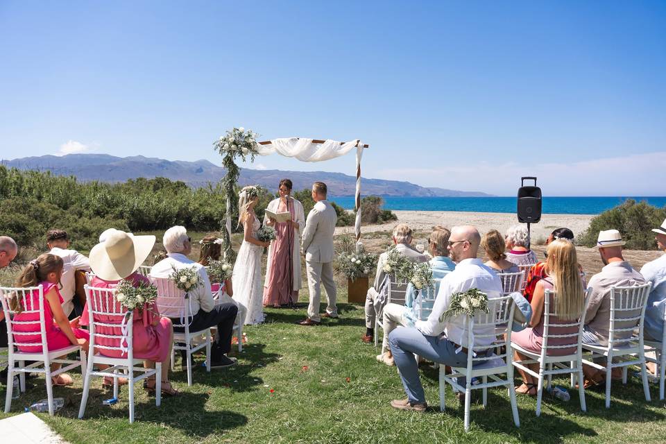 Small wedding in a villa, Cret