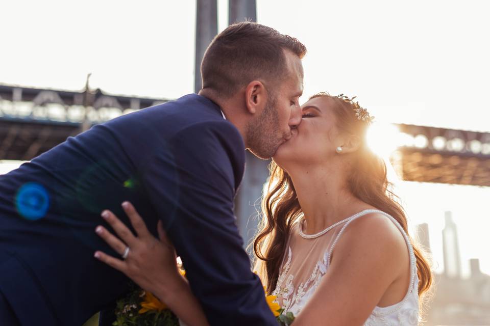 Couple kissing - Mia Isabella Photography