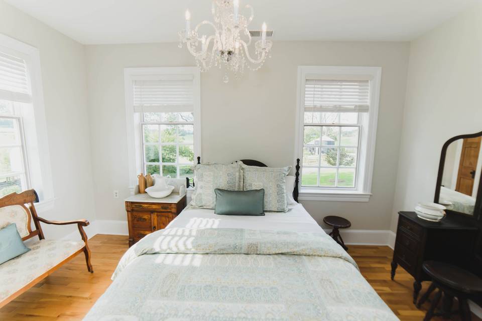 Farmhouse bedroom