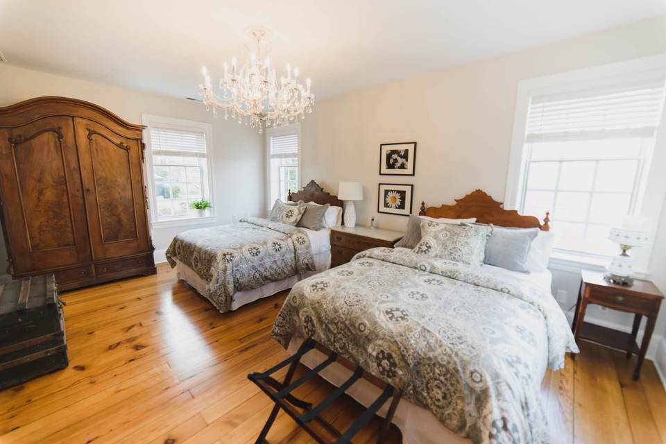 Farmhouse bedroom