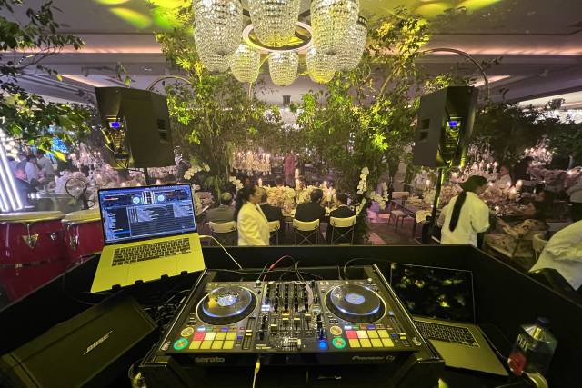 DJ Set Up 4