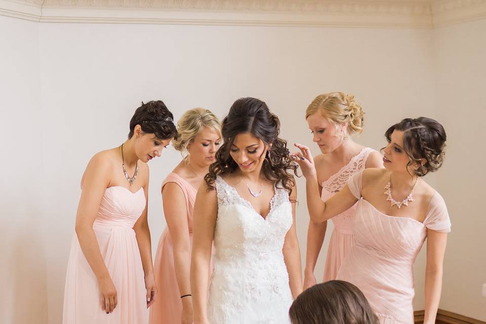 Bride and bridesmaids | Photo Credit: BrookePavel