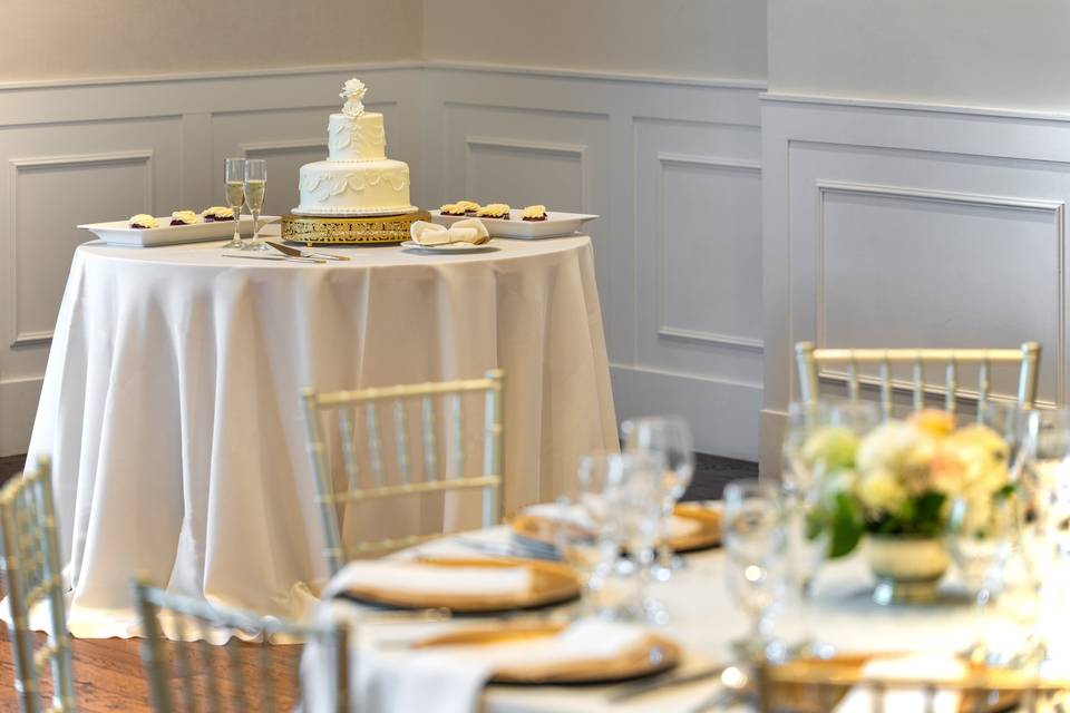 Cake table