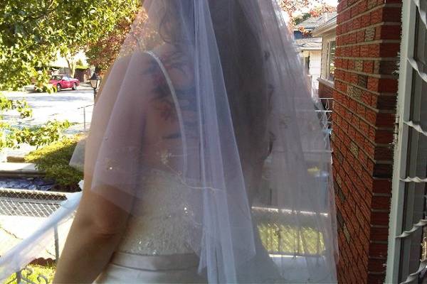 closer view at bride's veil