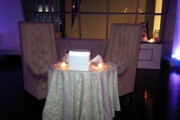 sweetheart table