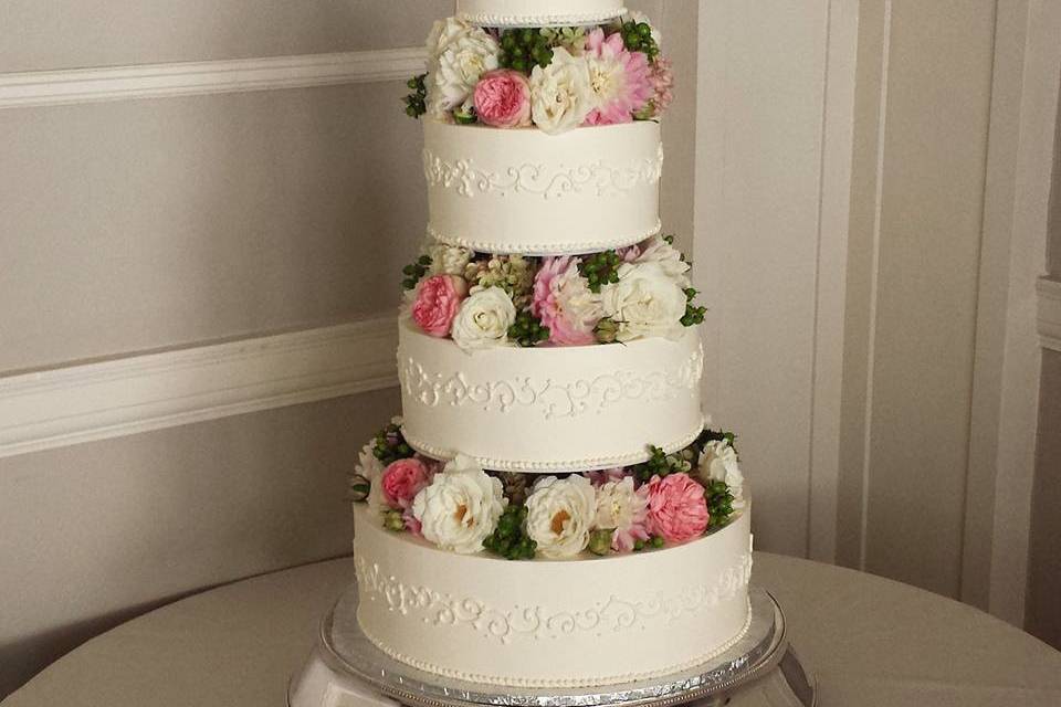 Floral wedding cake