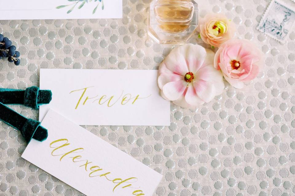 Placecards with velvet ribbon