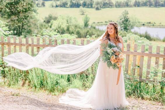 Veil in the wind - Bethany & Zack Photography