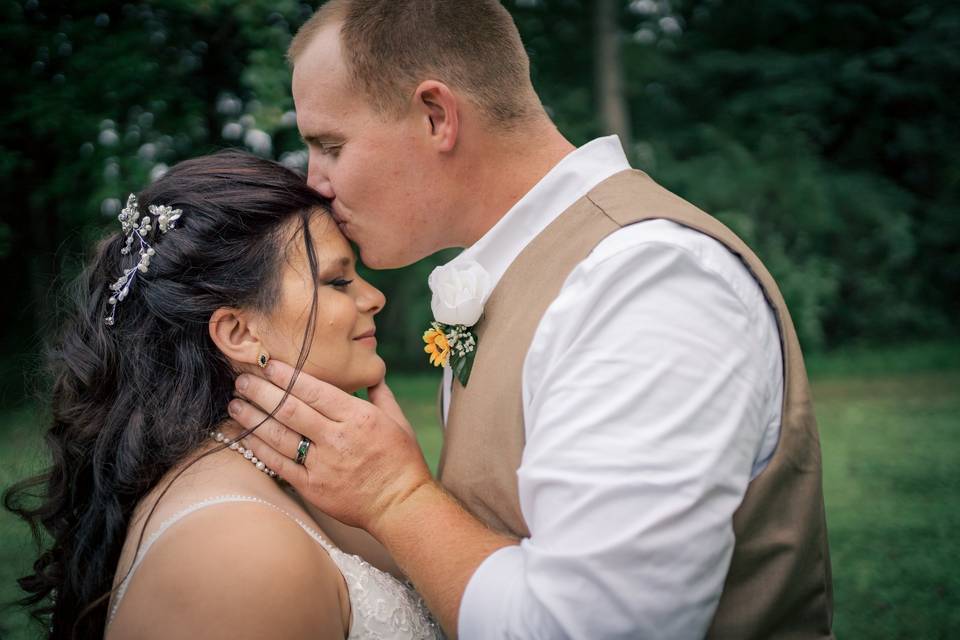 Sweet forehead kiss