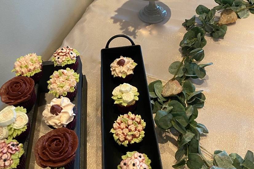 Floral cupcakes