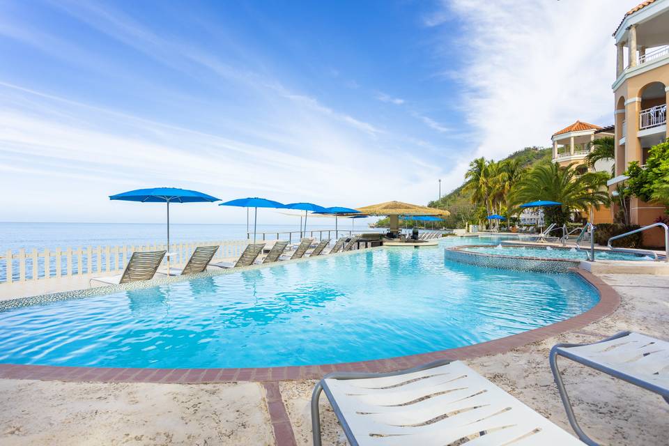 Rincón Beach Resort | Pool