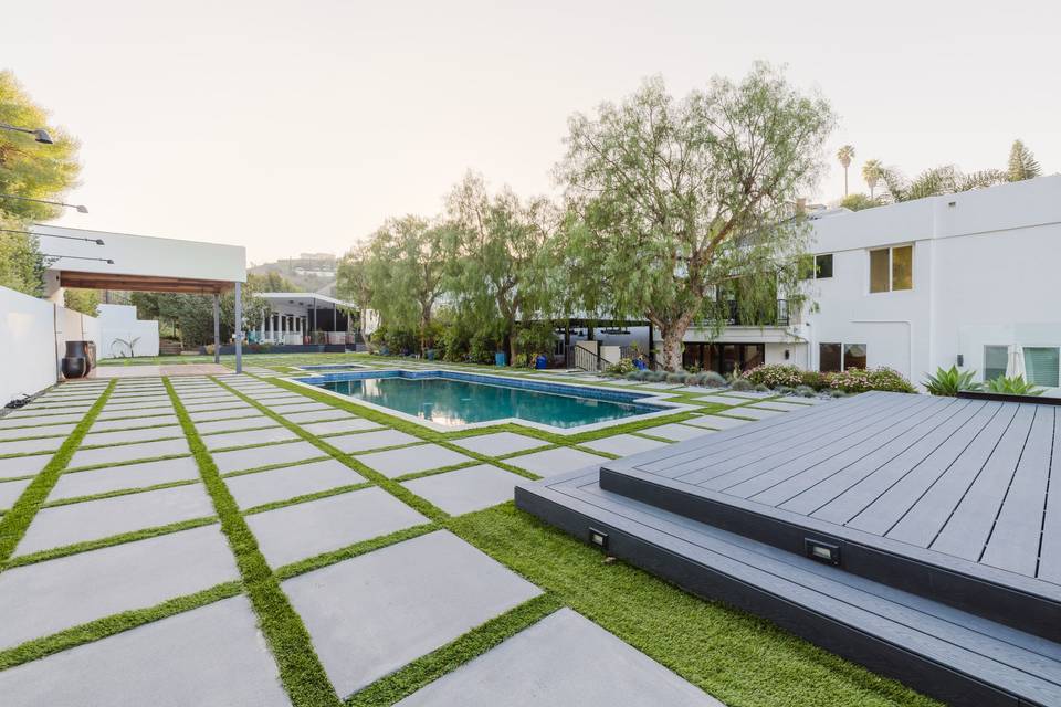 Deck/Pool View