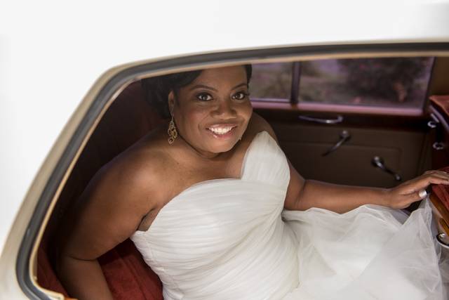 Bride arriving in style