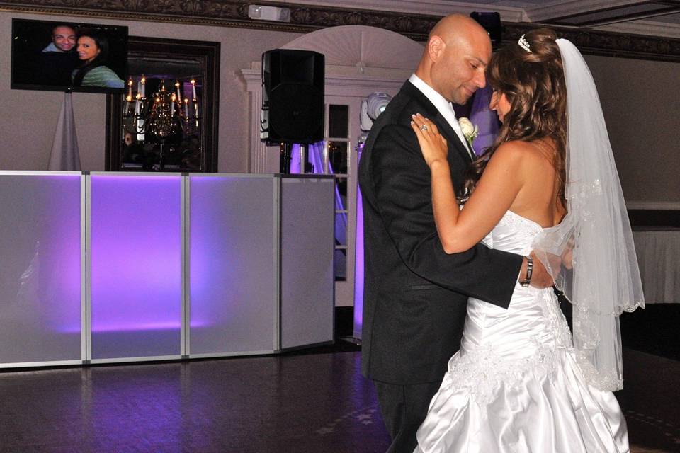 Tv slide show, dance on clouds first dance, led color facade NJ wedding