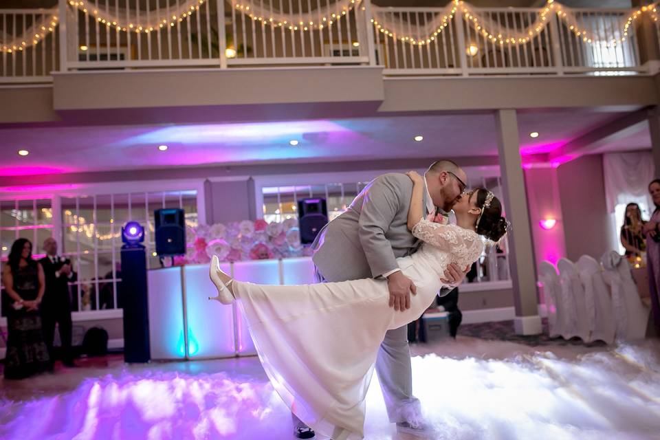 First Dance Wedding Sparklers, Indoor cold sparklers. Ravello's New Jersey