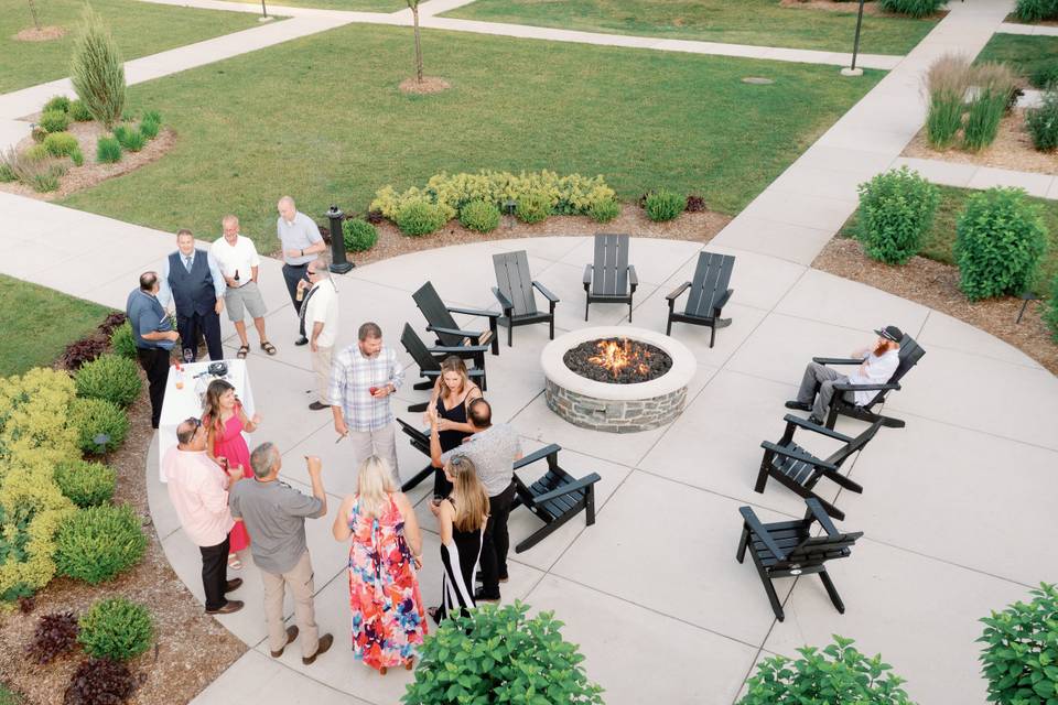 Bay Pointe Woods Exterior