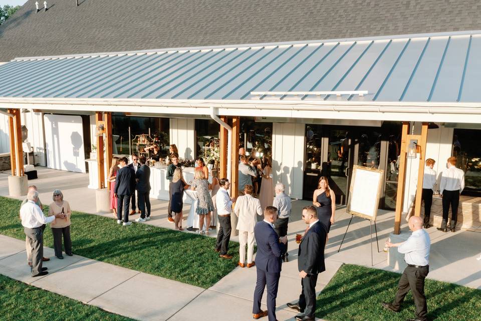 Bay Pointe Woods Exterior