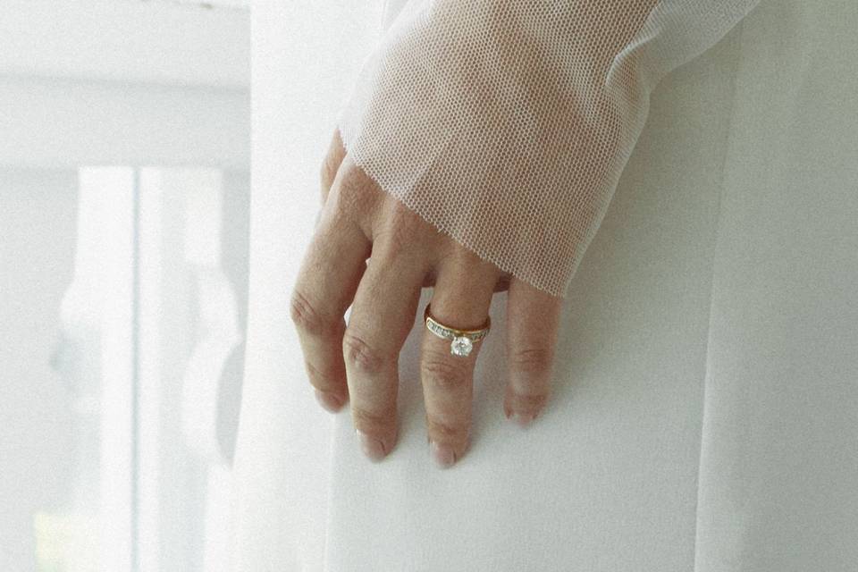Bride detail ring shot