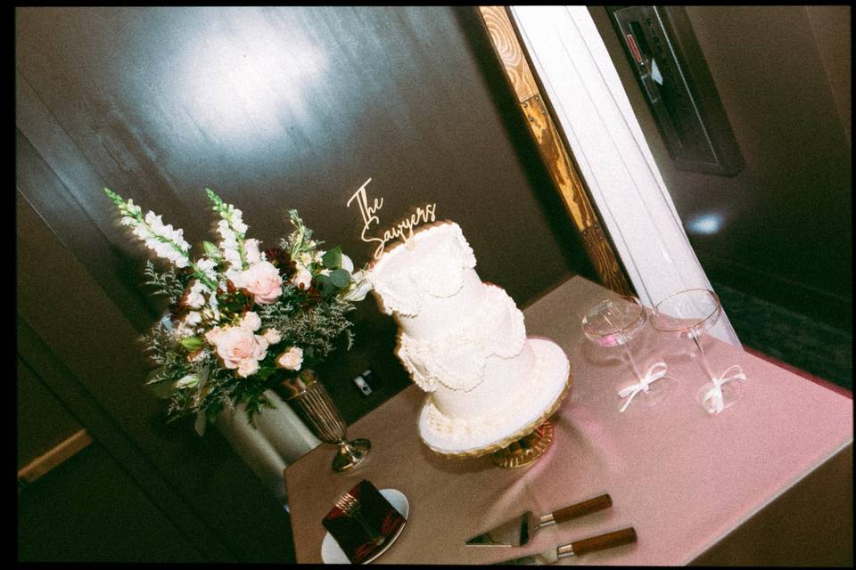 Flash detail wedding cake