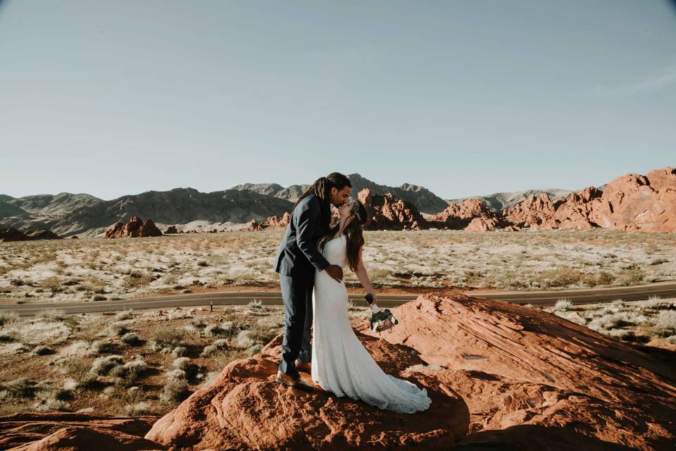 Valley of Fire Vegas Elopement