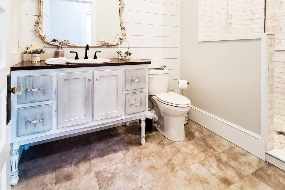 Full bathroom downstairs